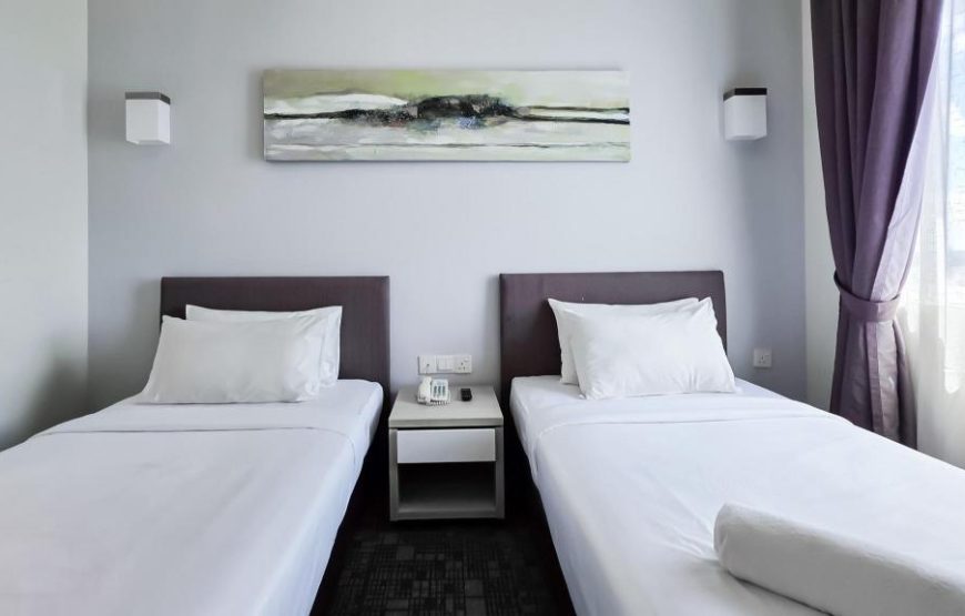 Family Suite (Twin Bed with Living Room)