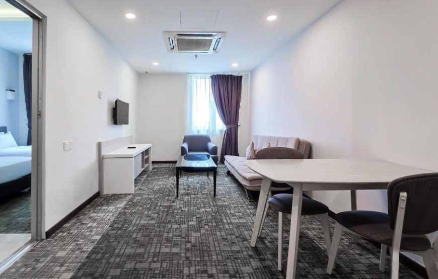 Family Suite (Twin Bed with Living Room)