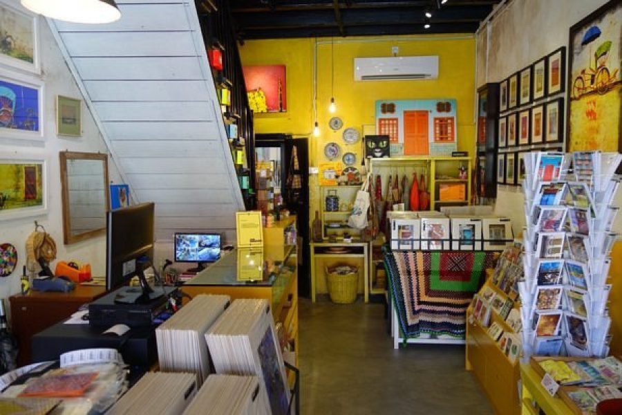 Shop Howard